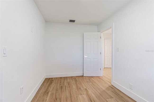 Building Photo - 5302 Turkey Creek Rd
