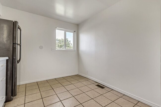 Building Photo - 187 W 2200 S