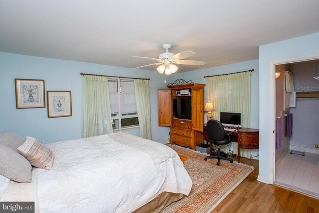 Building Photo - 67 Townview Dr