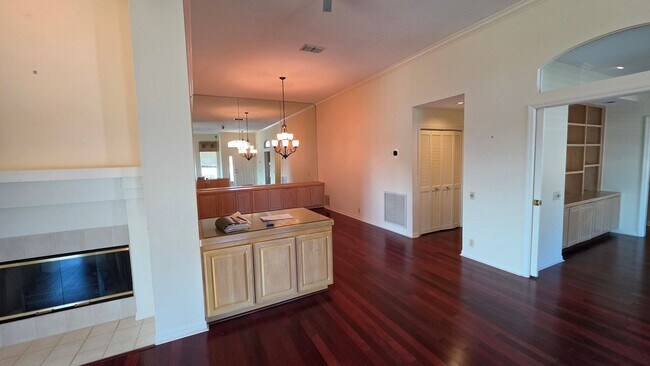 Building Photo - Golf Course Living in a Gated Harbor Hills Country Club – Lady Lake, FL