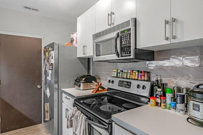 Building Photo - 501 Fenton Pl