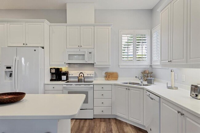 Building Photo - 5445 46th Ct W