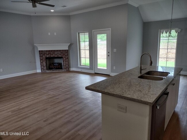 Building Photo - 599 Westfield Dr