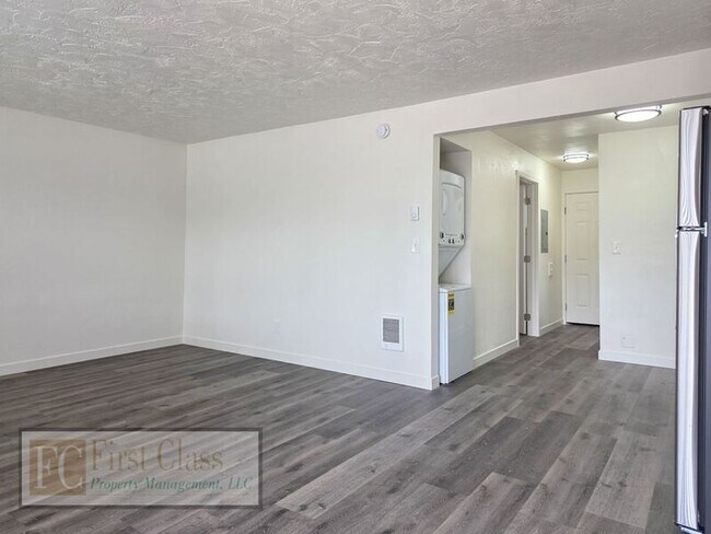 Building Photo - 12345 SW Hall Blvd