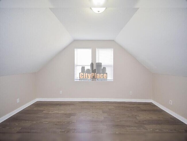 Building Photo - 1541 Spruce St