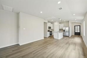 Building Photo - 1913 Oregon White Oak Dr