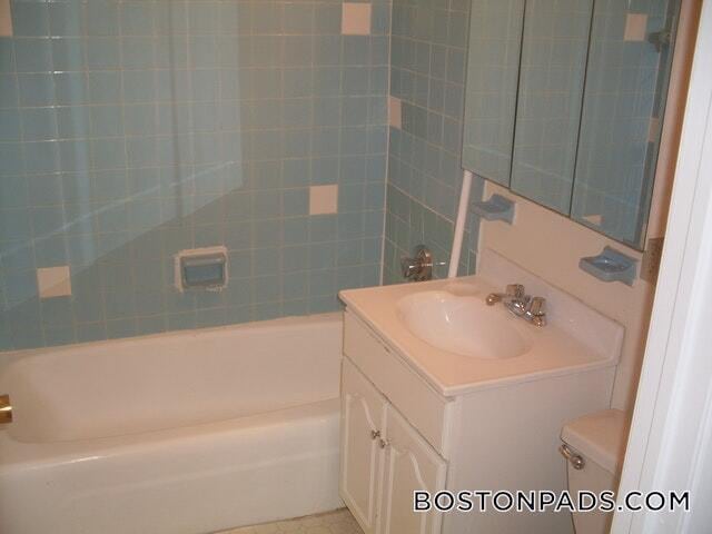 Building Photo - 66 Homer Ave