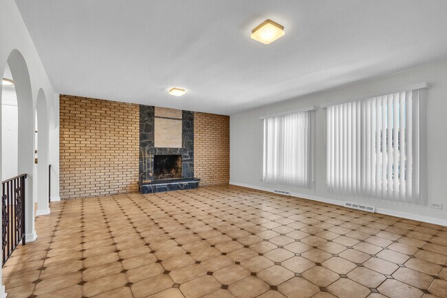 Building Photo - 2685 N Julian Terrace