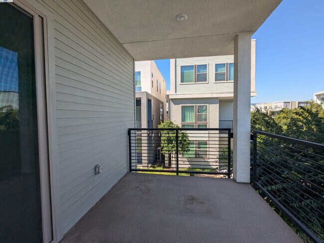 Building Photo - 5840 Virtual Ln