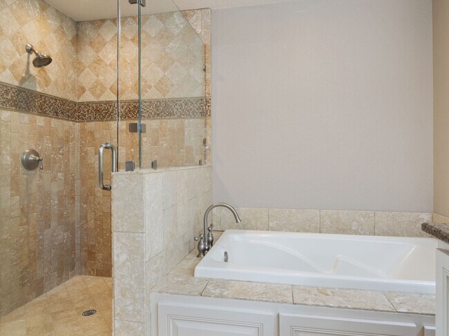 Building Photo - 123 Eaton St