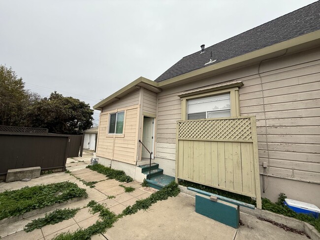 Primary Photo - 103 N. El Dorado St