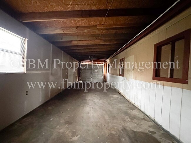 Building Photo - 813 E 2nd Ave