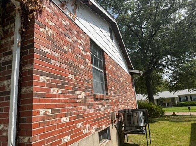 Building Photo - 11841 Del Rosa Way