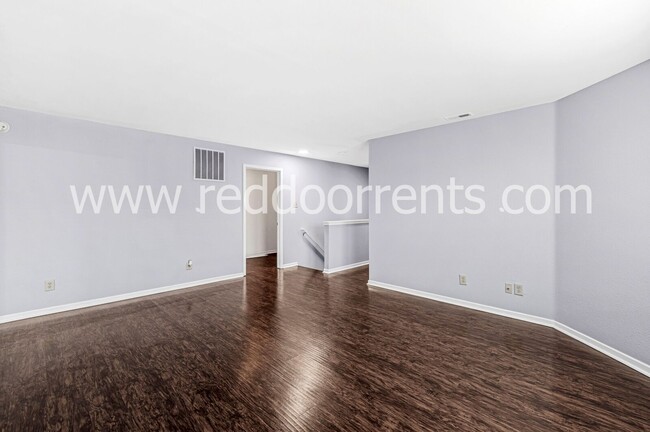 Building Photo - Charm and Convenience- Your 3 Bedroom Have...