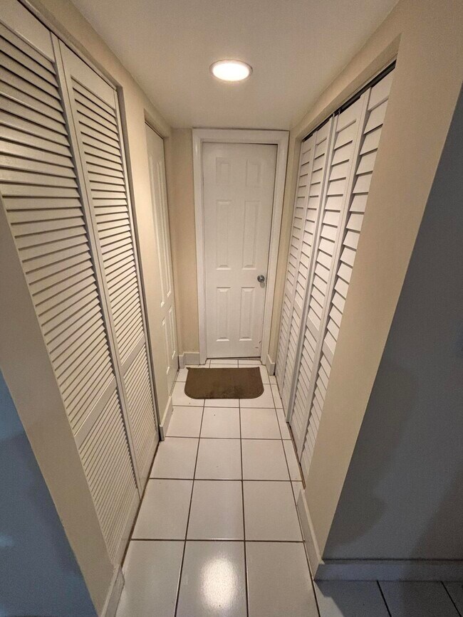 Building Photo - 3121 NW 47th Terrace