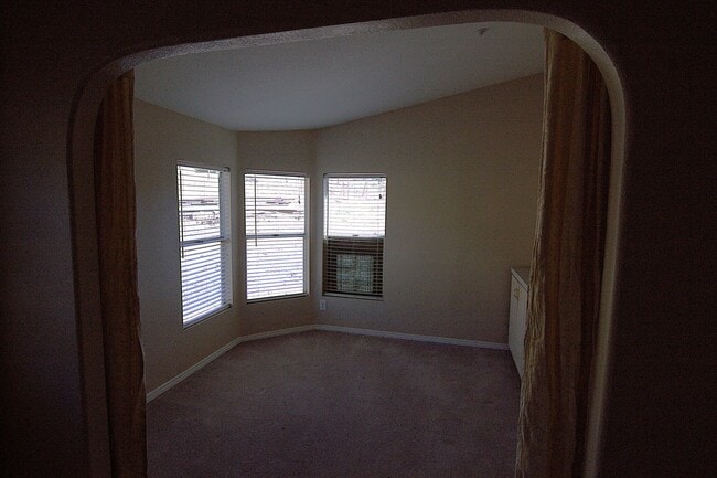 Building Photo - 35850 Via Famero Dr