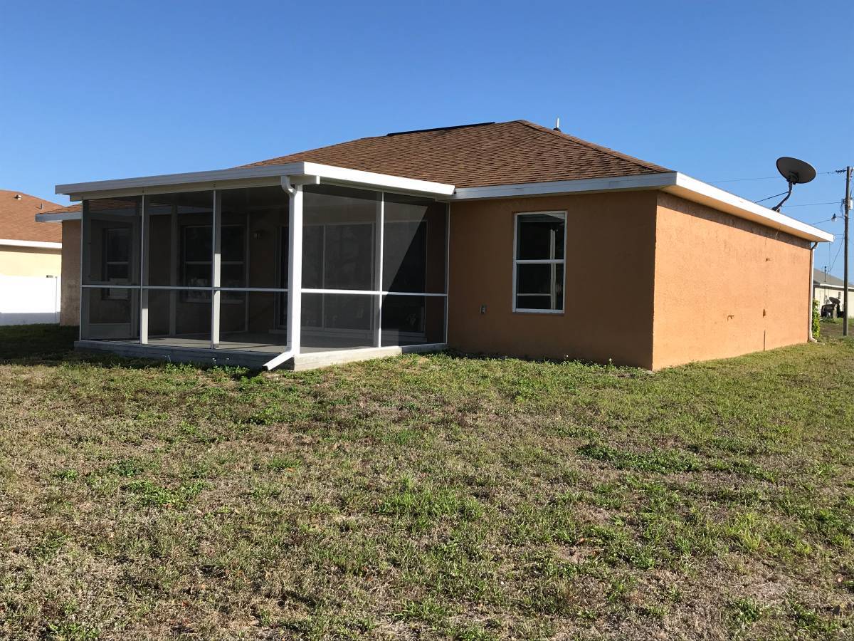 Building Photo - 1739 NW 19th Ter