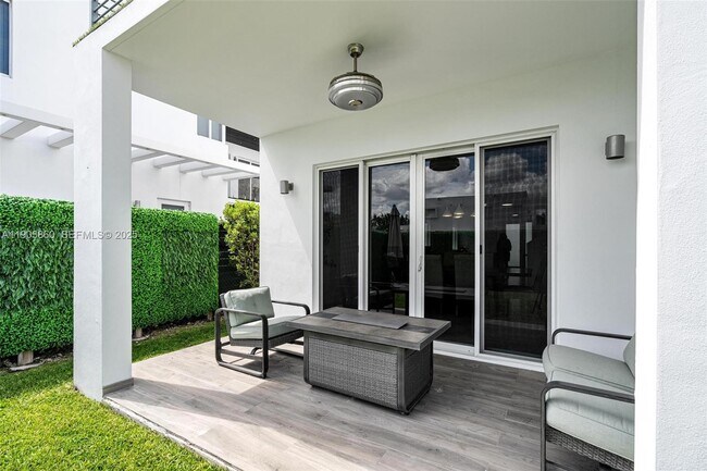 Building Photo - 10330 NW 68th St