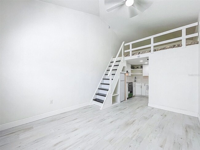 Building Photo - 1600 Pasadena Dr