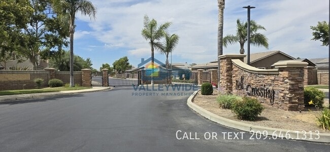 Building Photo - 2104 Ukiah Ct