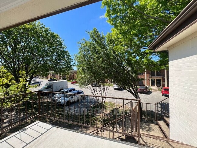 Building Photo - 4004 Ridglea Country Club Dr