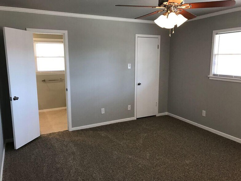 Building Photo - 4907 11th St