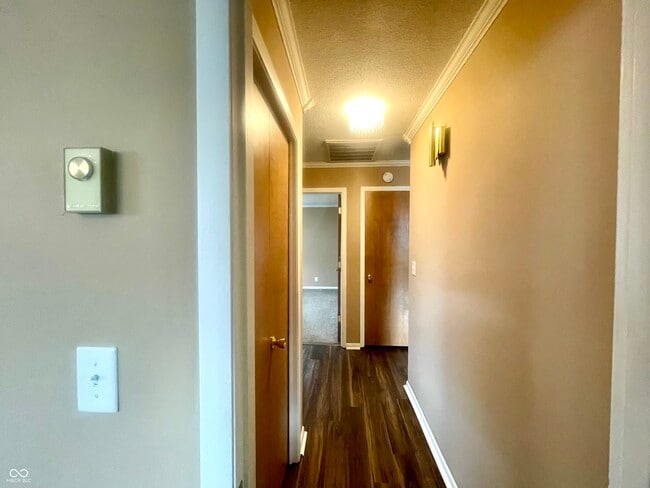 Building Photo - 3110 W Cypress Dr