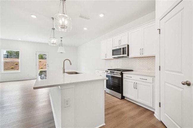 Building Photo - 536 Silverleaf Trl