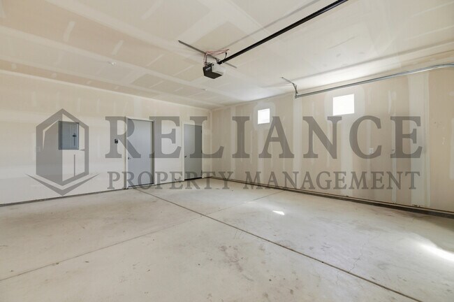 Building Photo - 4515 E 45th St N