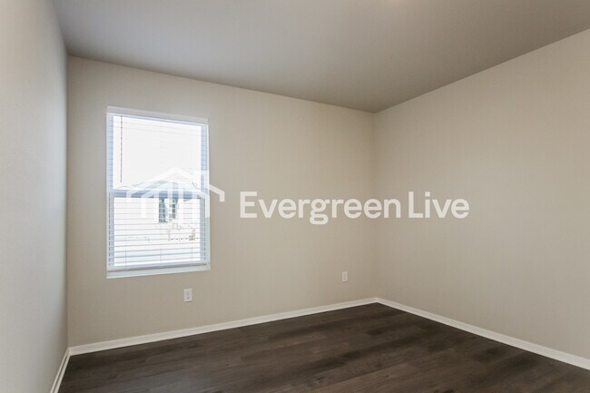 Building Photo - 6615 NW Kathleen St