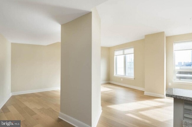 Building Photo - 235 N Christopher Columbus Blvd