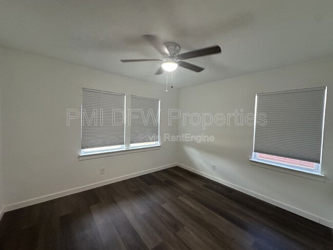 Building Photo - 3304 Mayhew Dr