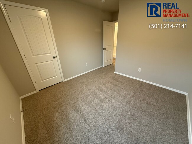 Building Photo - 6016 Croft Ave