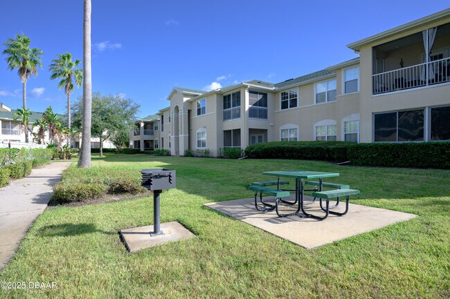 Building Photo - 830 Airport Rd