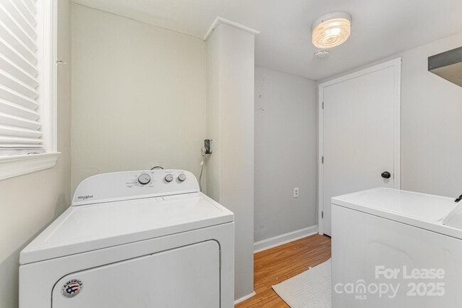 Building Photo - 4014 Sulkirk Rd