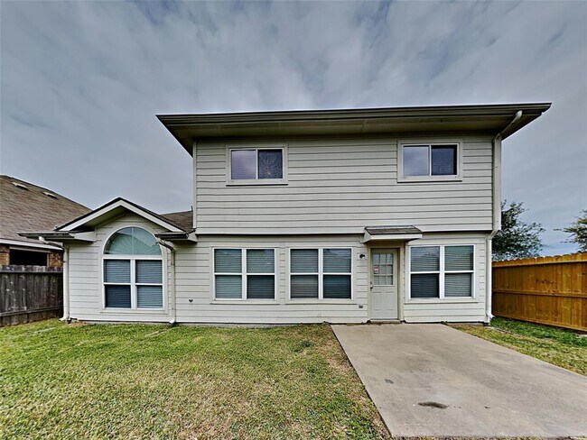 Building Photo - 2617 Las Cruces Cir