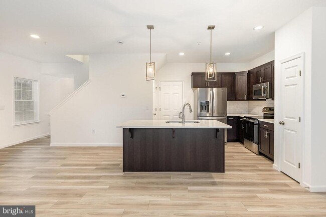 Building Photo - 7841 Briarwood Dr