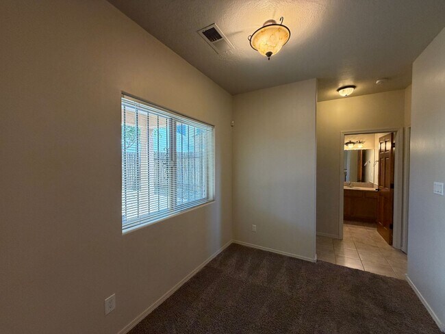 Building Photo - 605 Benicia Ln