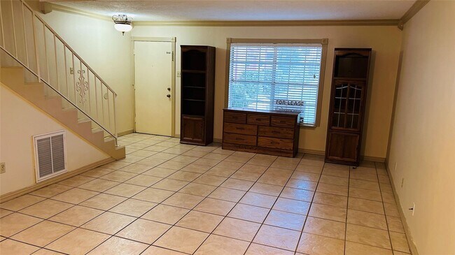 Building Photo - 7600 Burgoyne Rd