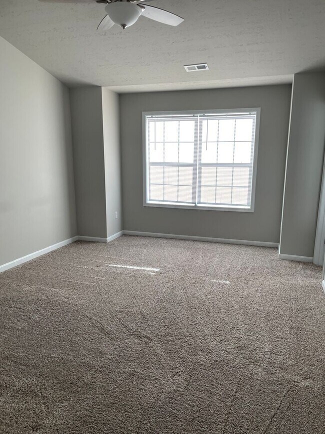 Building Photo - Future Rental-3 Bed/2.5 Bath Townhouse-Dov...