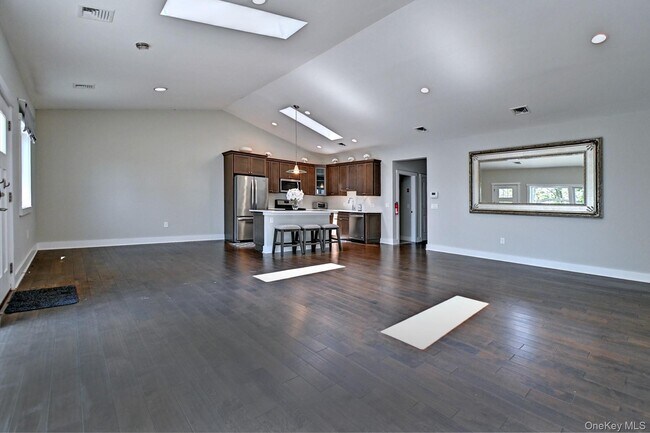 Building Photo - 44 Fox Hill Dr