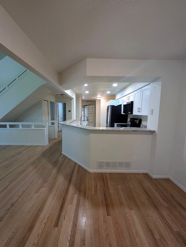 Building Photo - 5056 S Nelson St
