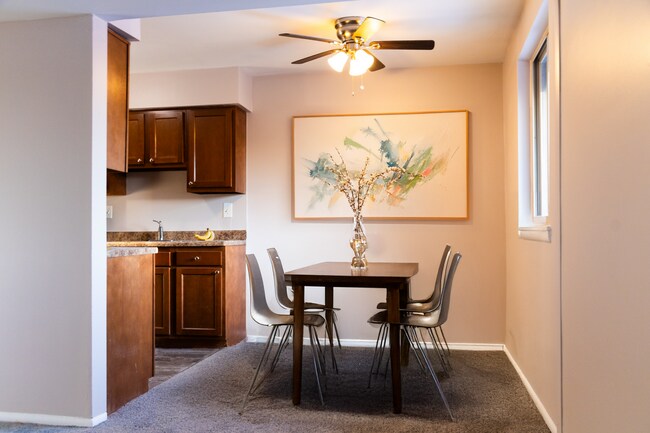 Building Photo - Beautifully Updated 2-Bedroom in Grove Park—Transit Access