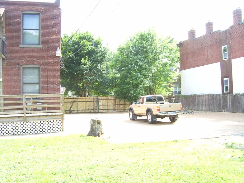 Building Photo - 3205 Arsenal St