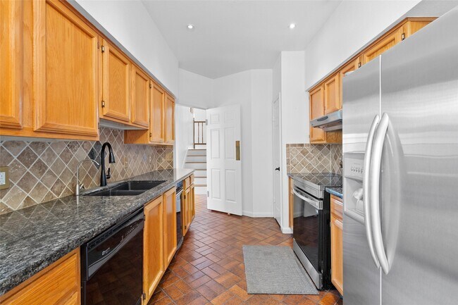 Building Photo - 2440 Bering Dr