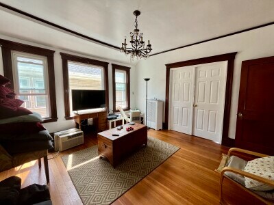 Building Photo - 100 W Adams St