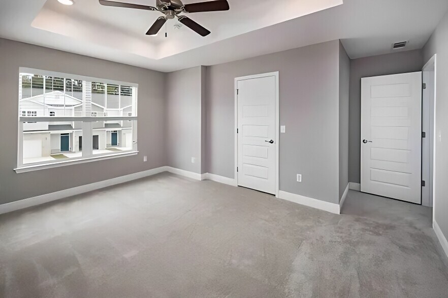 Building Photo - 319 Carmel Dr