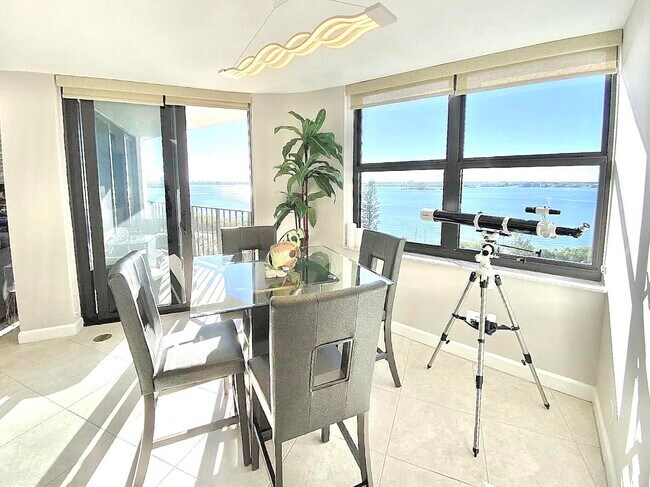 Building Photo - 5420 N Ocean Dr