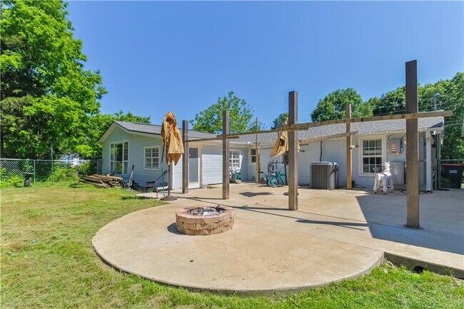 Building Photo - 2182 Shumate Ln
