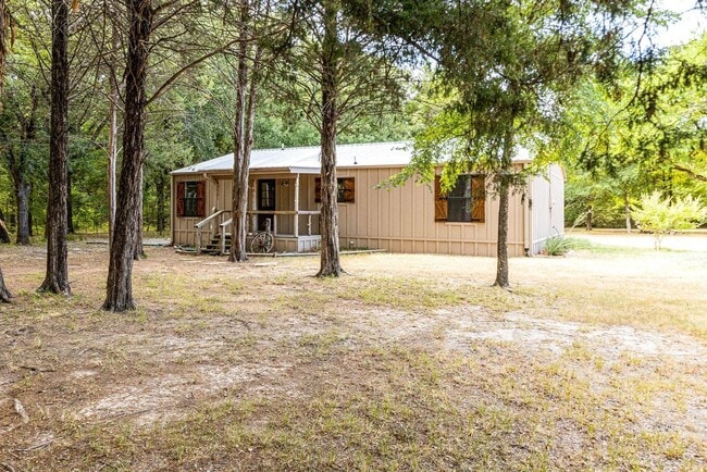 Building Photo - 2531 Recreational Road 3